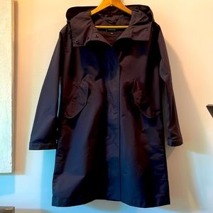 Everlane City Anorak size small. Black